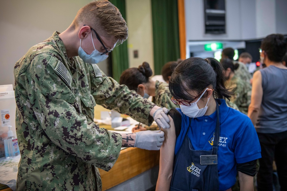 CFAS MLC, IHA, and MC Employees Receive Vaccine