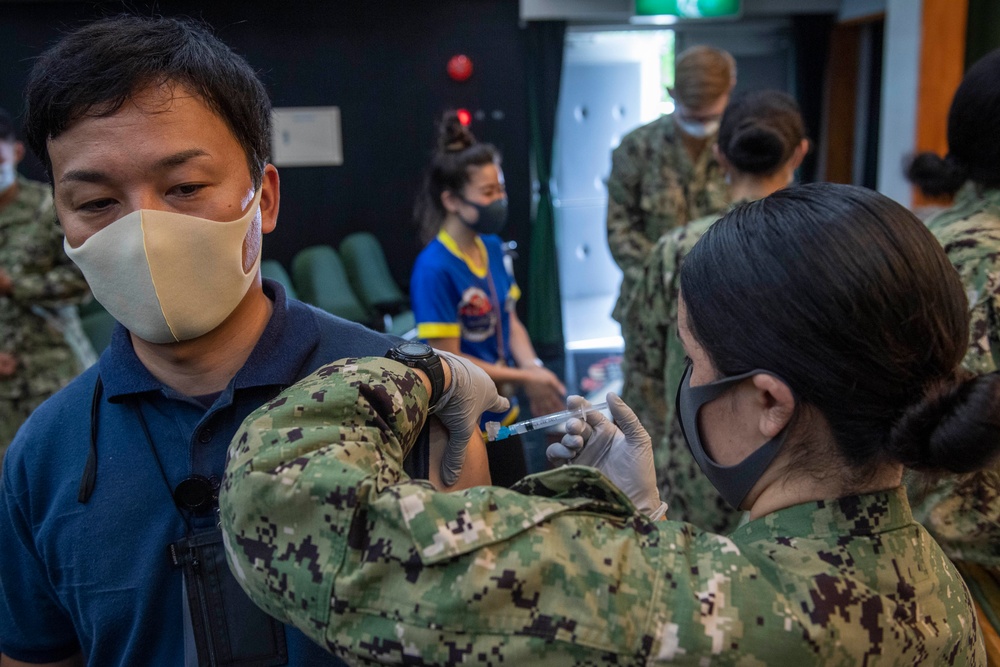 CFAS MLC, IHA, and MC Employees Receive Vaccine