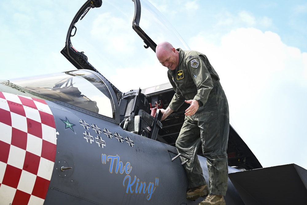 RAFL vice commander's fini flight