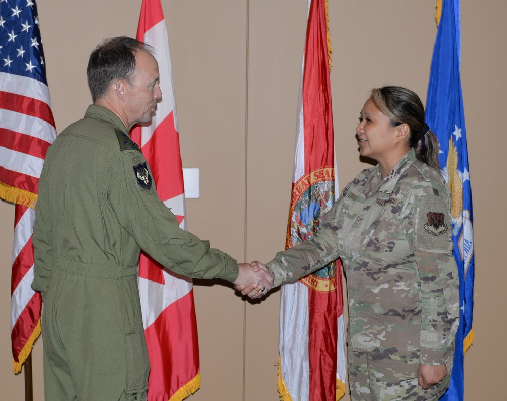 Deputy Commander NORAD Lt. Gen. Pelletier visits with members of the 601st AOC