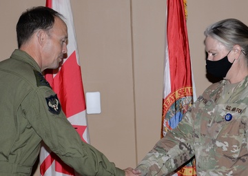 Deputy Commander NORAD Lt. Gen. Pelletier visits with members of the 601st AOC