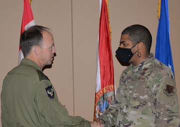 Deputy Commander NORAD Lt. Gen. Pelletier visits with members of the 601st AOC
