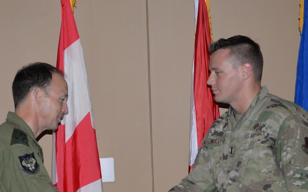 Deputy Commander NORAD Lt. Gen. Pelletier visits with members of the 601st AOC