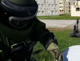 U.S. Army hosts Explosive Ordnance Disposal technician hiring days around nation