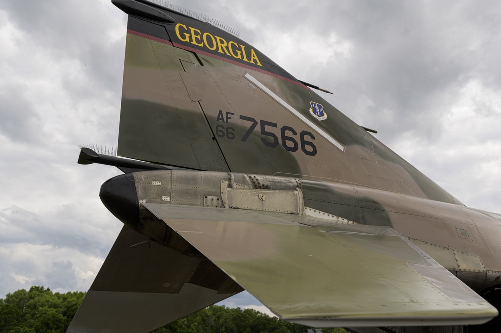 116 ACW Restores F-4 Phantom II