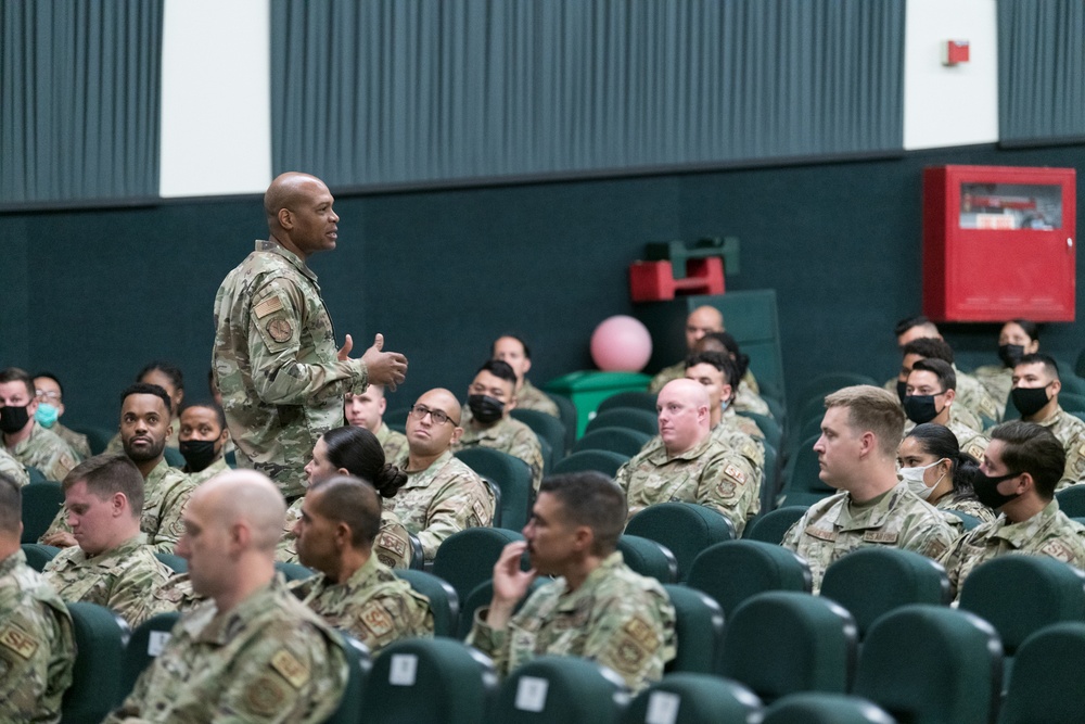 Brig. Gen. Collins discusses the future of base security with Travis Air Base defenders