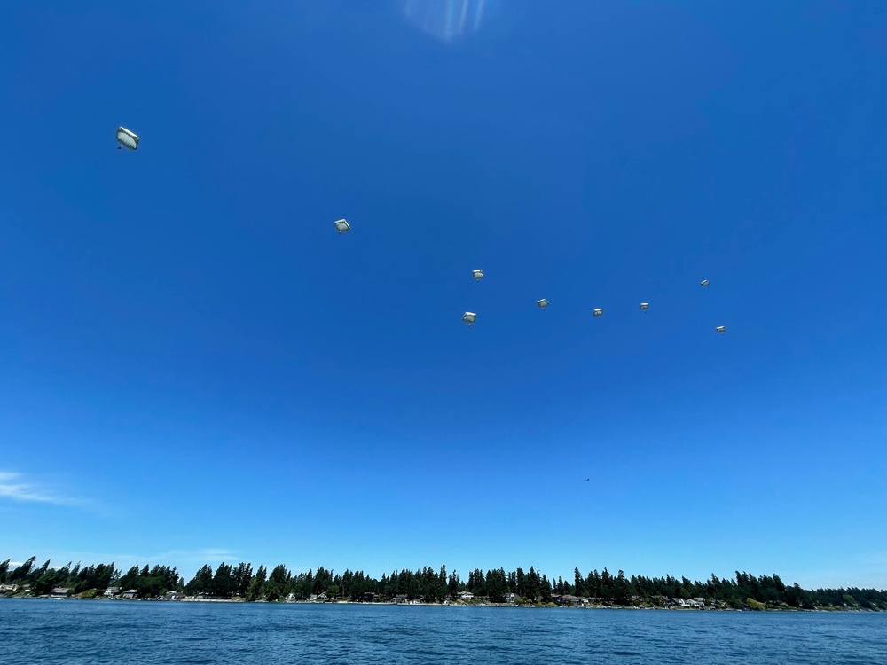 Rangers with 2D Battalion, 75th Ranger Regiment, glide into American Lake