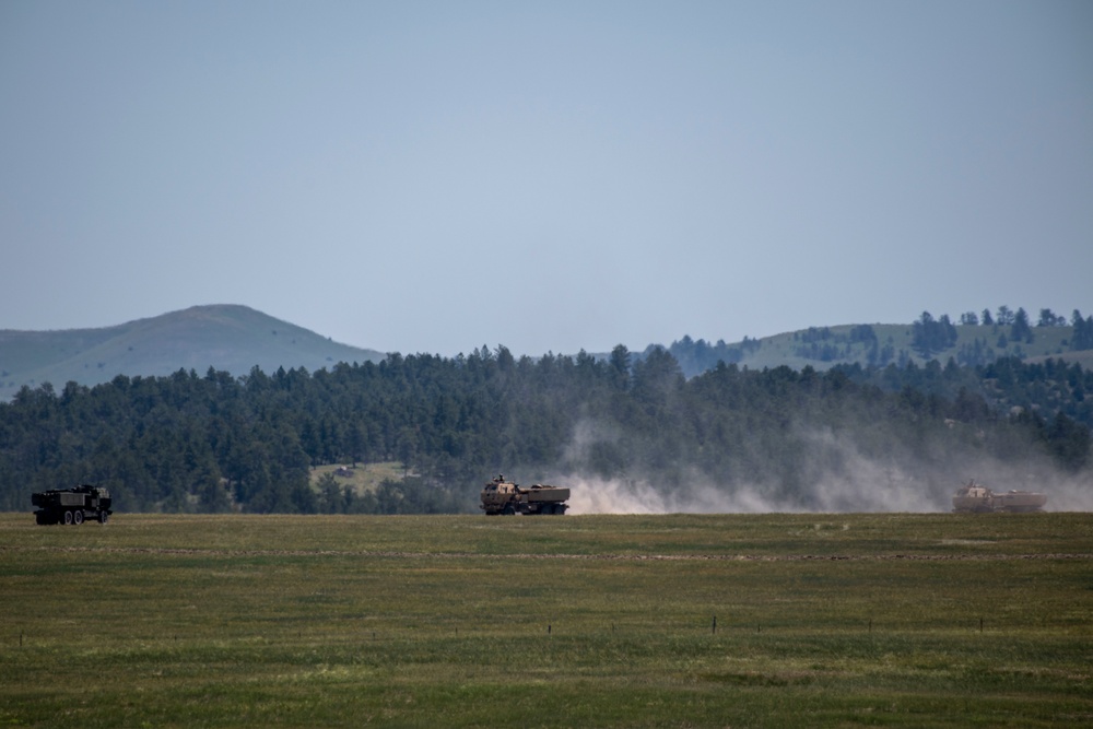 Field Artillery Soldiers host Wyoming governor