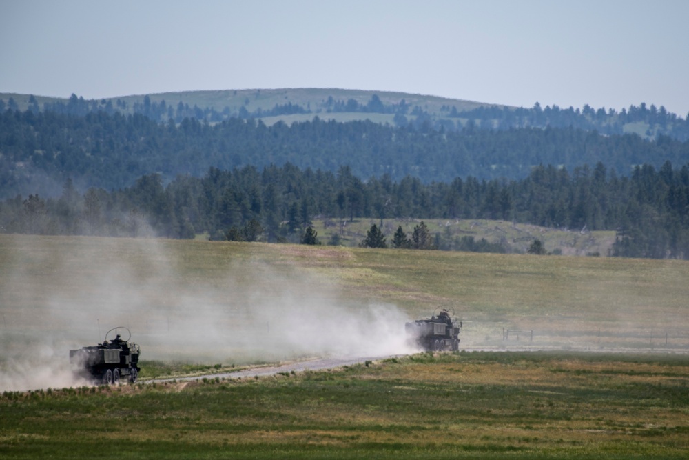 Field Artillery Soldiers host Wyoming governor