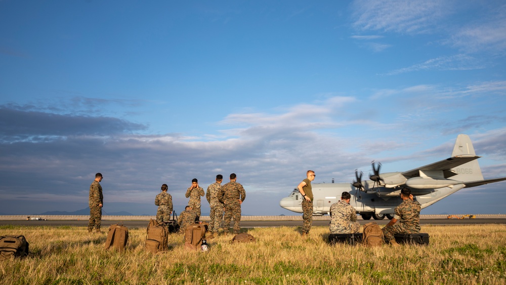 U.S. Marines with Air Traffic Control conduct an Assault Landing Zone training.