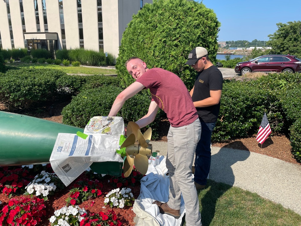 Naval Submarine School Students Serve Local SUBVETS Chapter