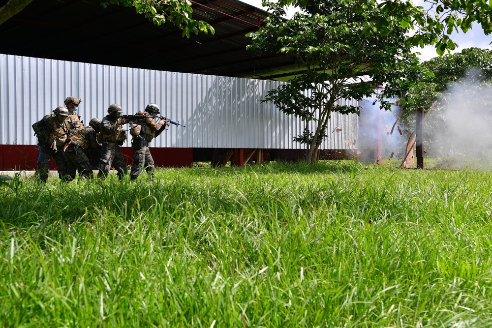 U.S. Army 7th Special Forces Group (Airborne) soldiers conduct training for Guatemala special forces