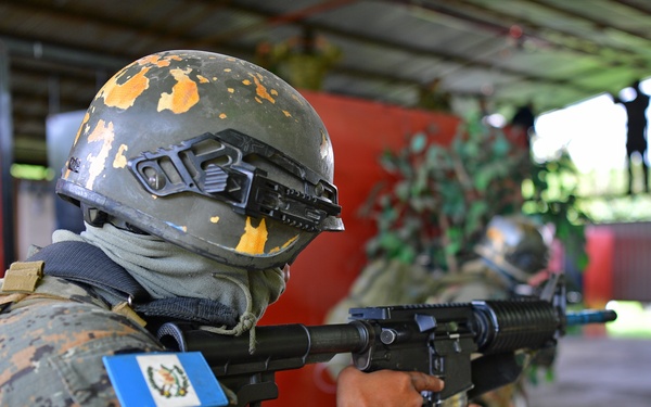 U.S. Army 7th Special Forces Group (Airborne) soldiers conduct training for Guatemala special forces