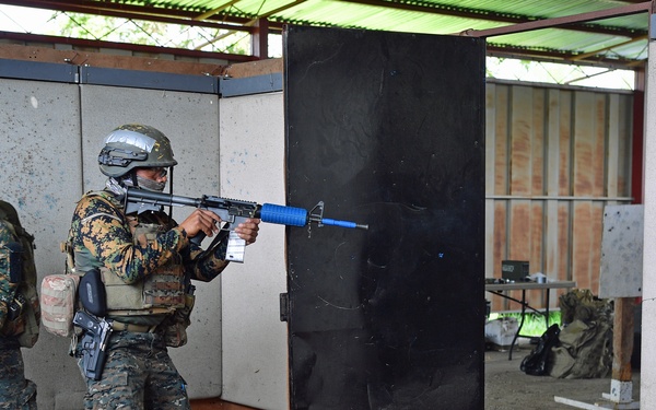 U.S. Army 7th Special Forces Group (Airborne) soldiers conduct training for Guatemala special forces