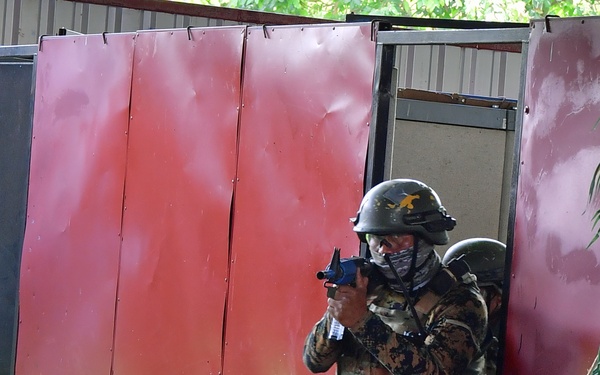 U.S. Army 7th Special Forces Group (Airborne) soldiers conduct training for Guatemala special forces