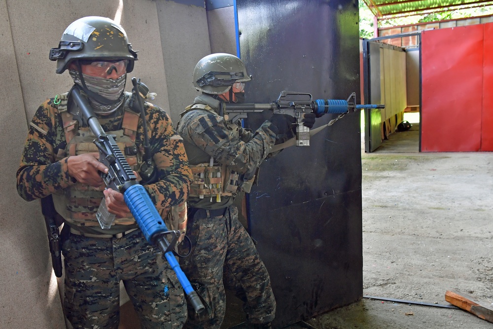 U.S. Army 7th Special Forces Group (Airborne) soldiers conduct training for Guatemala special forces