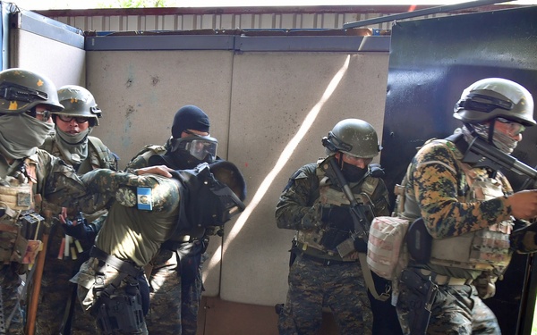 U.S. Army 7th Special Forces Group (Airborne) soldiers conduct training for Guatemala special forces