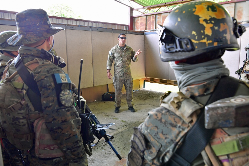 U.S. Army 7th Special Forces Group (Airborne) soldiers conduct training for Guatemala special forces