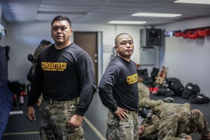 British learn U. S. Army Combatives
