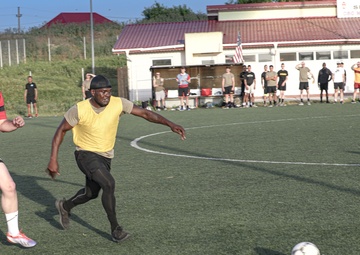 BATTLE PT:  The U.S. Army, Royal Air Force, Romanian Air Force join together for a physical fitness competition