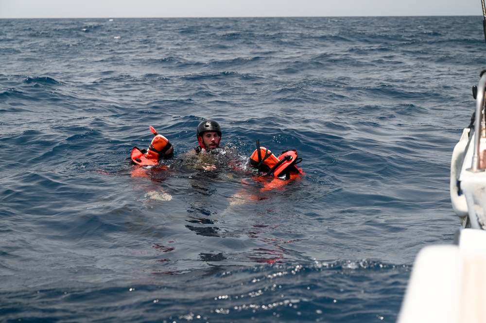 82 ERQS conducts water rescue training with French partners