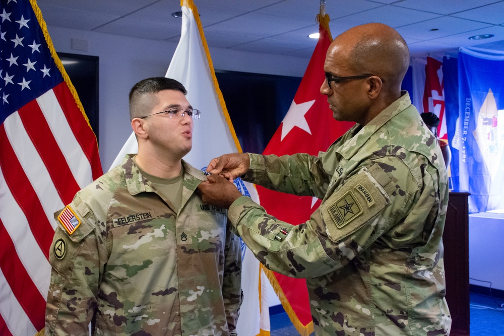 Army G1 Leadership presents impact awards to members of the IPPS-A Program