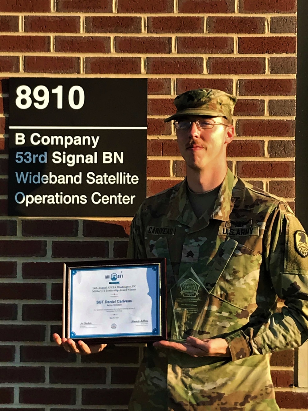 Satellite Operations Soldier wins military IT leadership award