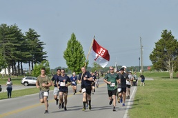 Community runs to honor fallen