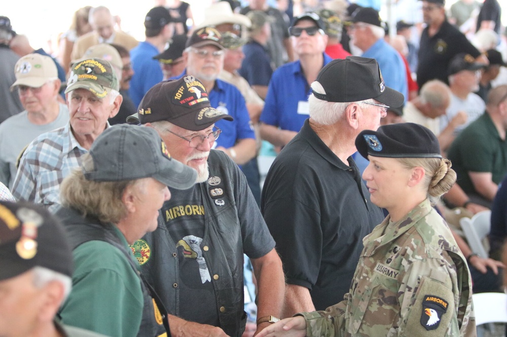 Fort Campbell honorary Air Assault badge ceremony celebrates Vietnam War veterans