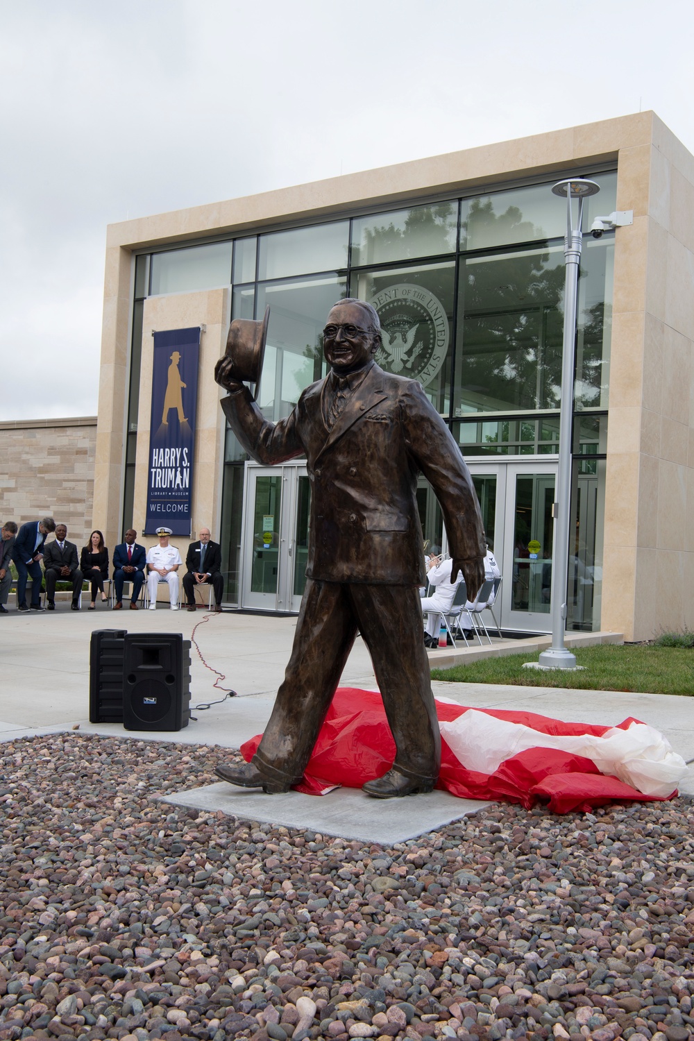 Sailors Attend Harry S. Truman Library and Museum Dedication During Kansas City Navy Week