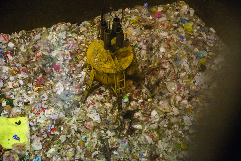 Eye-opener: Marines and civilians visit environmental facility