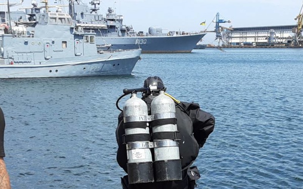 Exercise SEA BREEZE RCN Clearance Divers