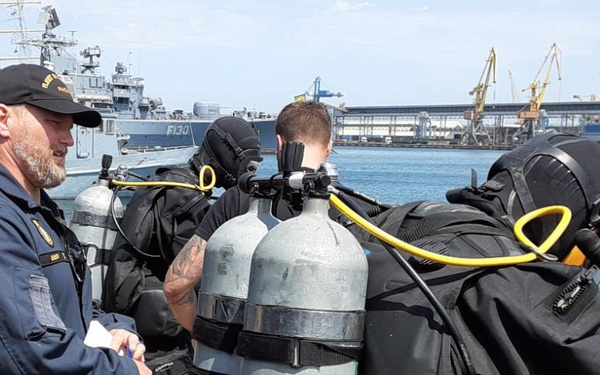Exercise SEA BREEZE RCN Clearance Divers