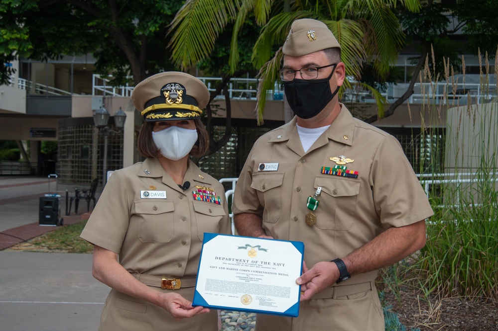 Dvids Images Nmrtc San Diego Sailor Receives Navy And Marine Corps Commendation Medal Image 