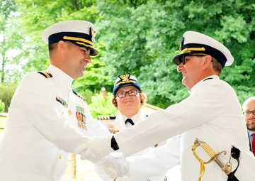 Coast Guard MSU Pittsburgh holds chang-of-command cermony