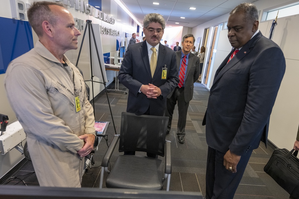 SECDEF Visits Defense Advanced Research Projects Agency