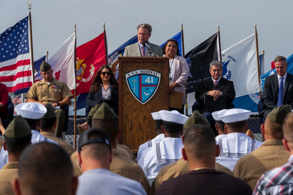 Service members become citizens during all-military naturalization ceremony