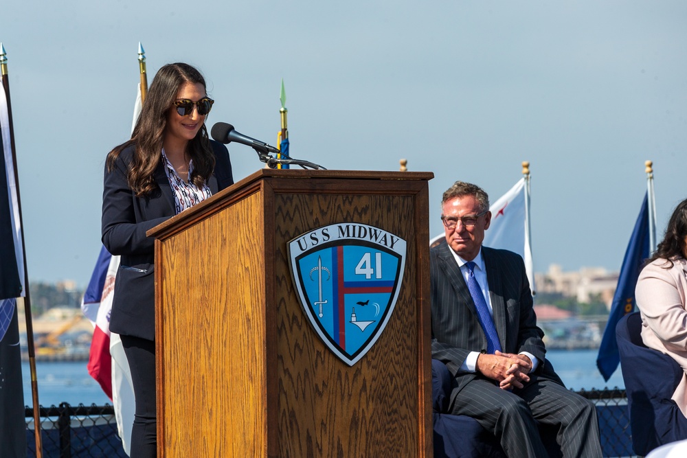 Service members become citizens during all-military naturalization ceremony