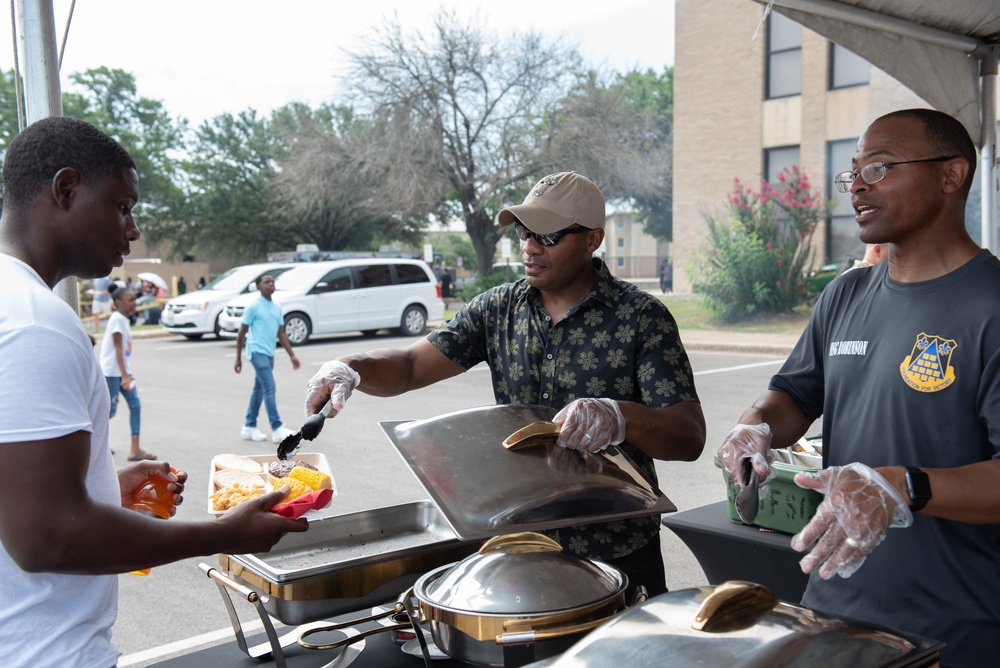 Leaders pause, thank Soldiers during appreciation day