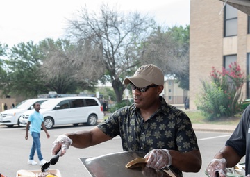 Leaders pause, thank Soldiers during appreciation day