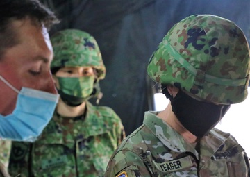 MG Laura Yeager visits bilateral Fire Direction Center Yausubetsu Training Area June 28