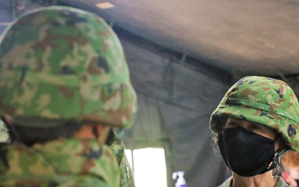 MG Laura Yeager visits bilateral Fire Direction Center Yausubetsu Training Area June 28