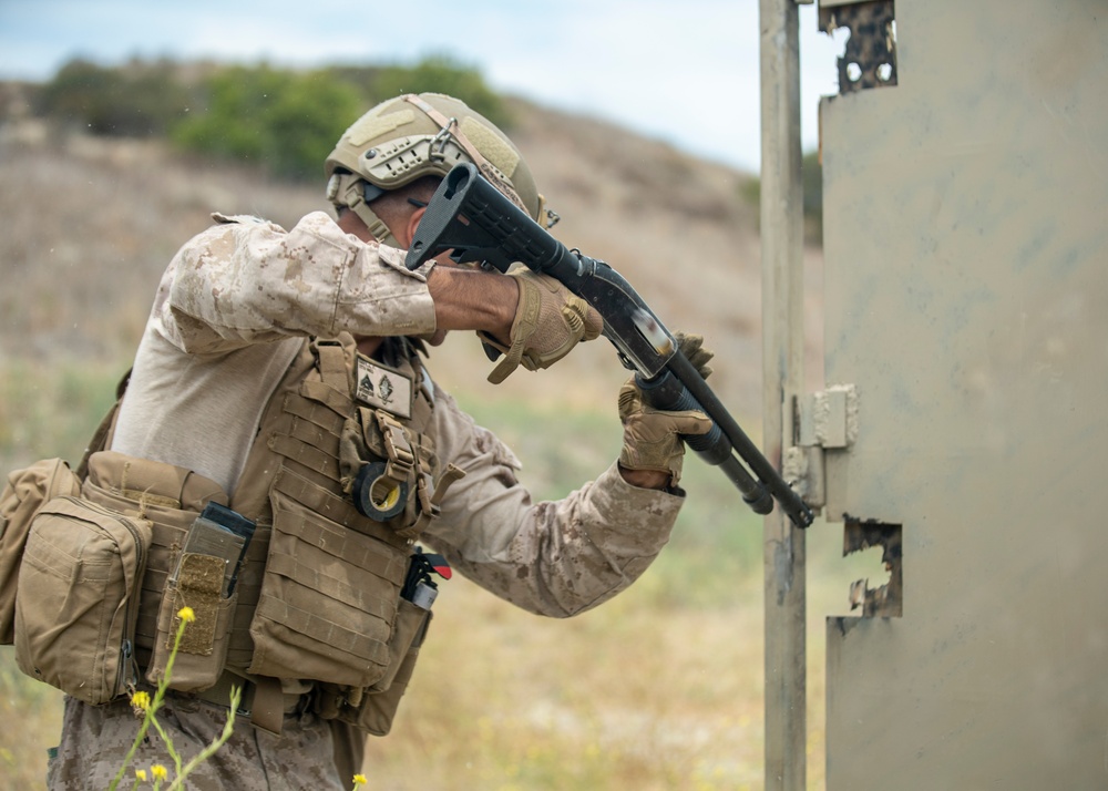 11th MEU Conducts Breaching Range