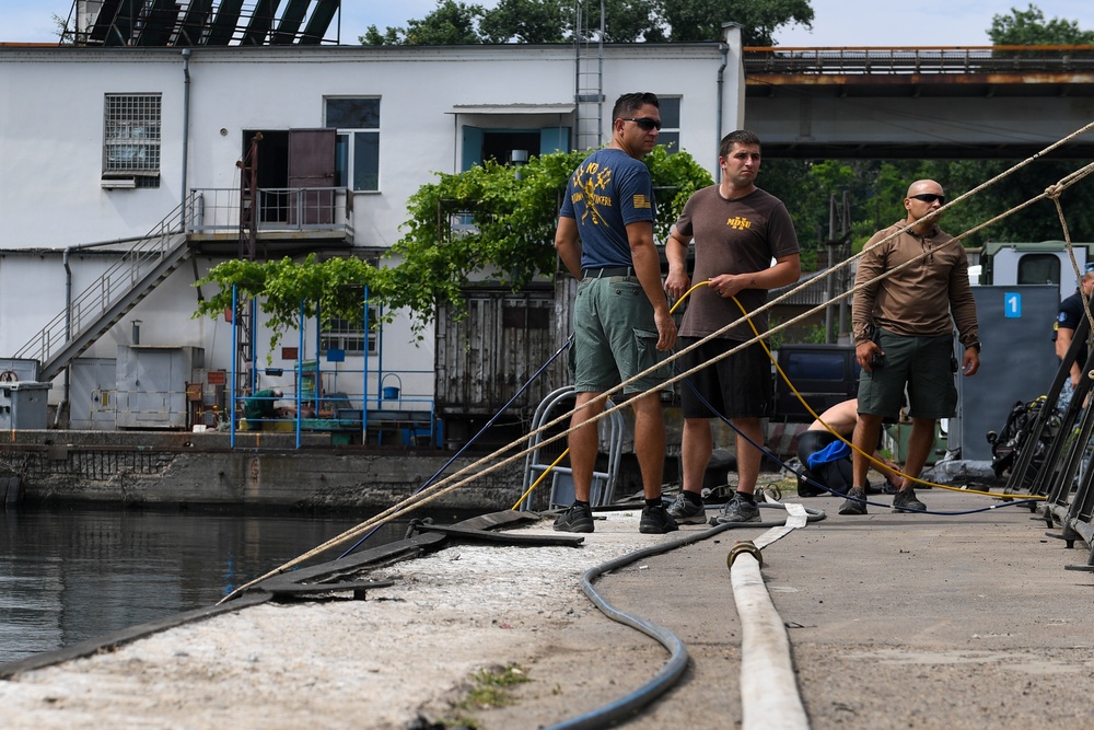 U.S. Navy Divers at Sea Breeze 2021