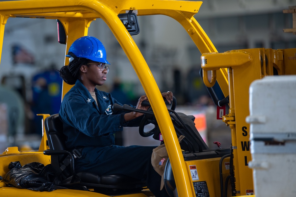 Sailors Receive Supplies Aboard USS Carl Vinson (CVN 70)