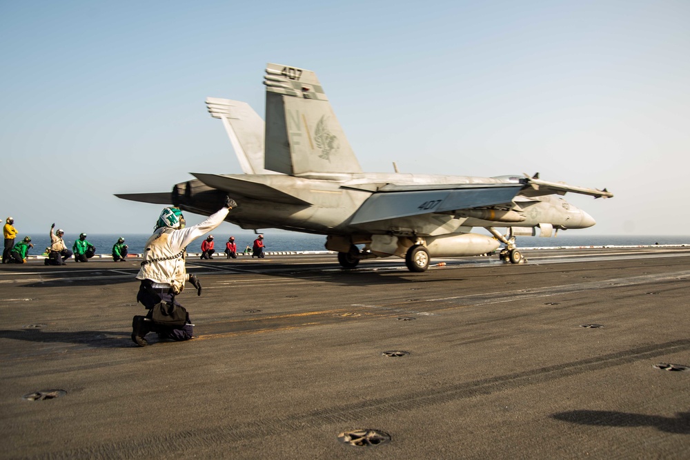 USS Ronald Reagan (CVN 76) Flight Deck Operations