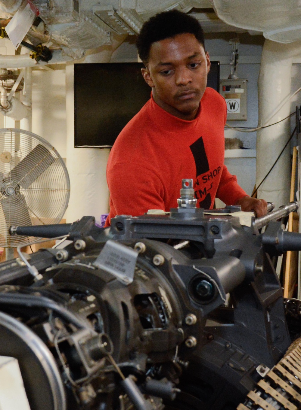 USS Ronald Reagan (CVN 76) Aviation Maintenance