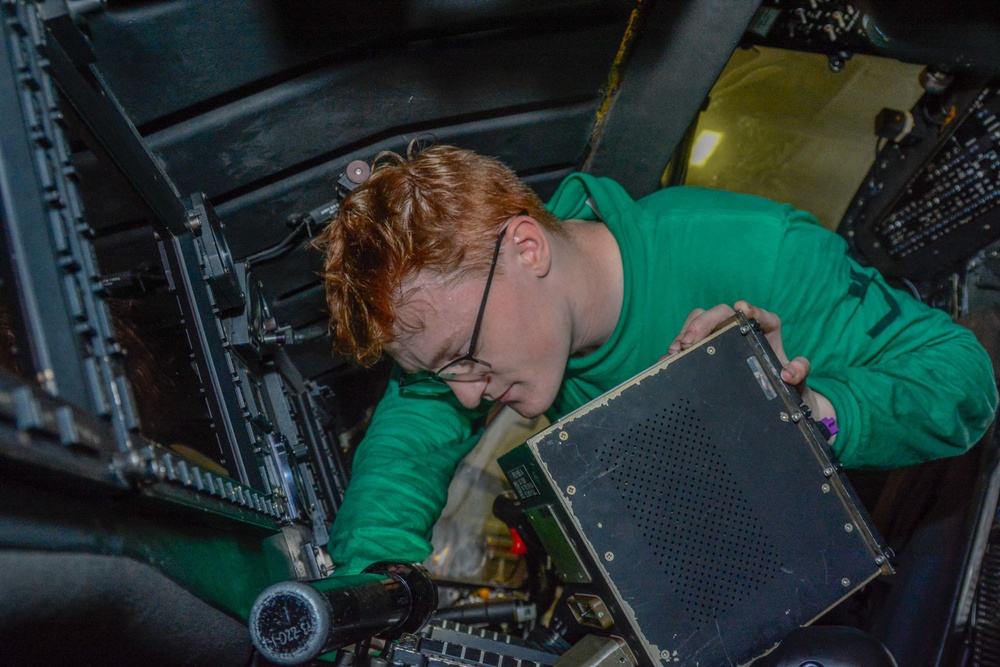 USS Ronald Reagan (CVN 76) Aviation Maintenance