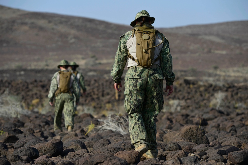 Army teaches Land Navigation to Navy