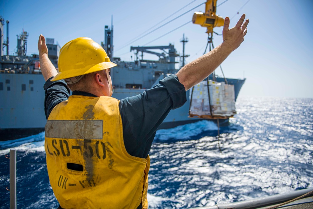 Carter Hall Conducts RAS with USNS William McLean